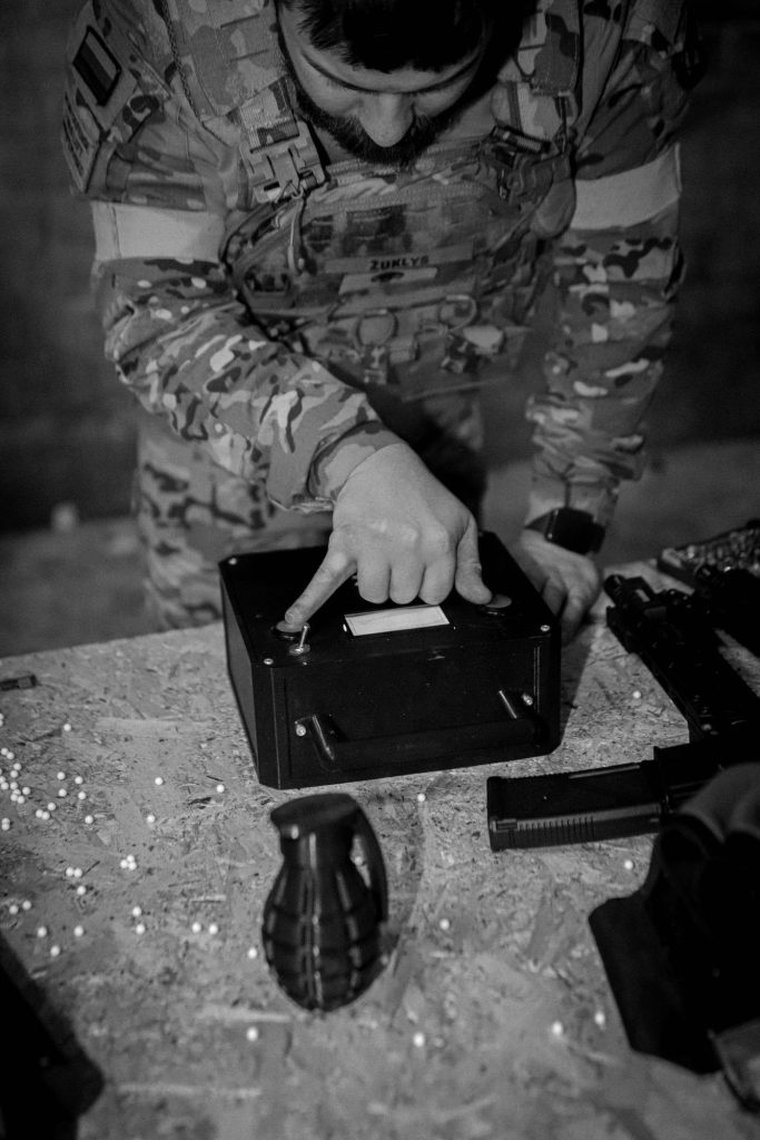 Airsoft žaidimas AIRWAR, Madžiūnai